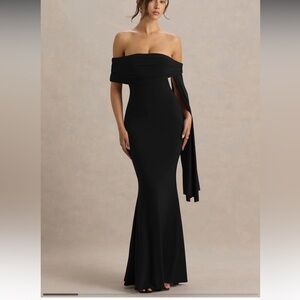 Elegant Off-Shoulder Black Evening Gown